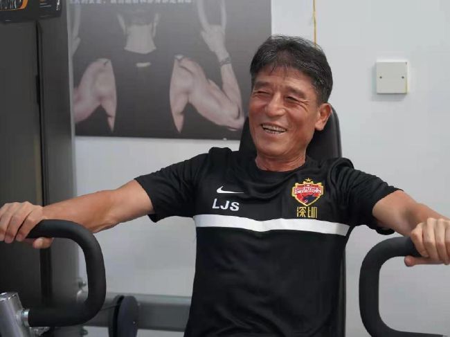 在线亚洲免费